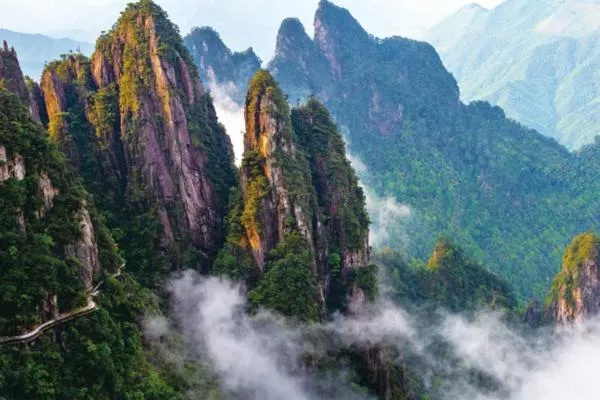 莽山五指峰景區(qū)<a href='http://radjoulmouhamadou.com/' target=_blank>旅游攻略</a>一日游
